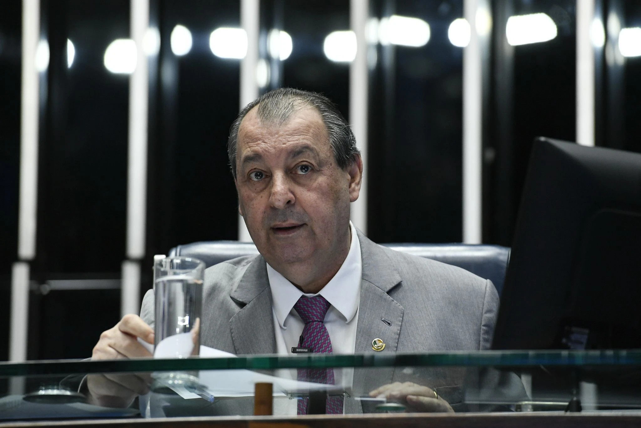 Relator da PEC 6 x 1 diz à CNN que “nenhum senador é louco de votar contra”