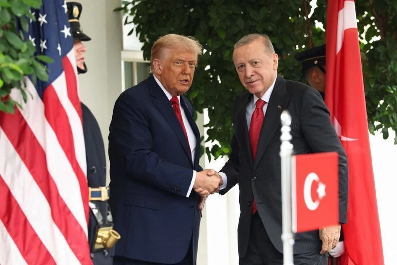 Turquia pede para Trump continuar negociações com Irã e oferece apoio