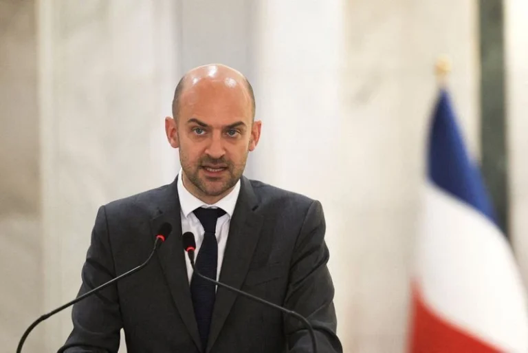 França vai expulsar diplomatas iranianos do país, diz chanceler
