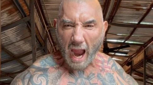 Dave Bautista mostra transformação para viver Kratos em 
