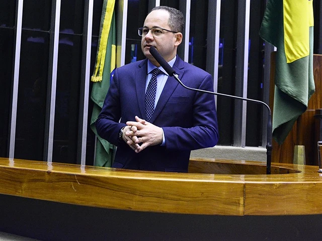 Cezinha divulga boletim sobre roubo de celular três dias antes de operação