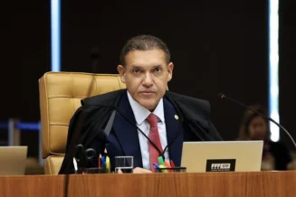 Meu filho nunca prestou serviço ao Master, diz Nunes Marques em sessão