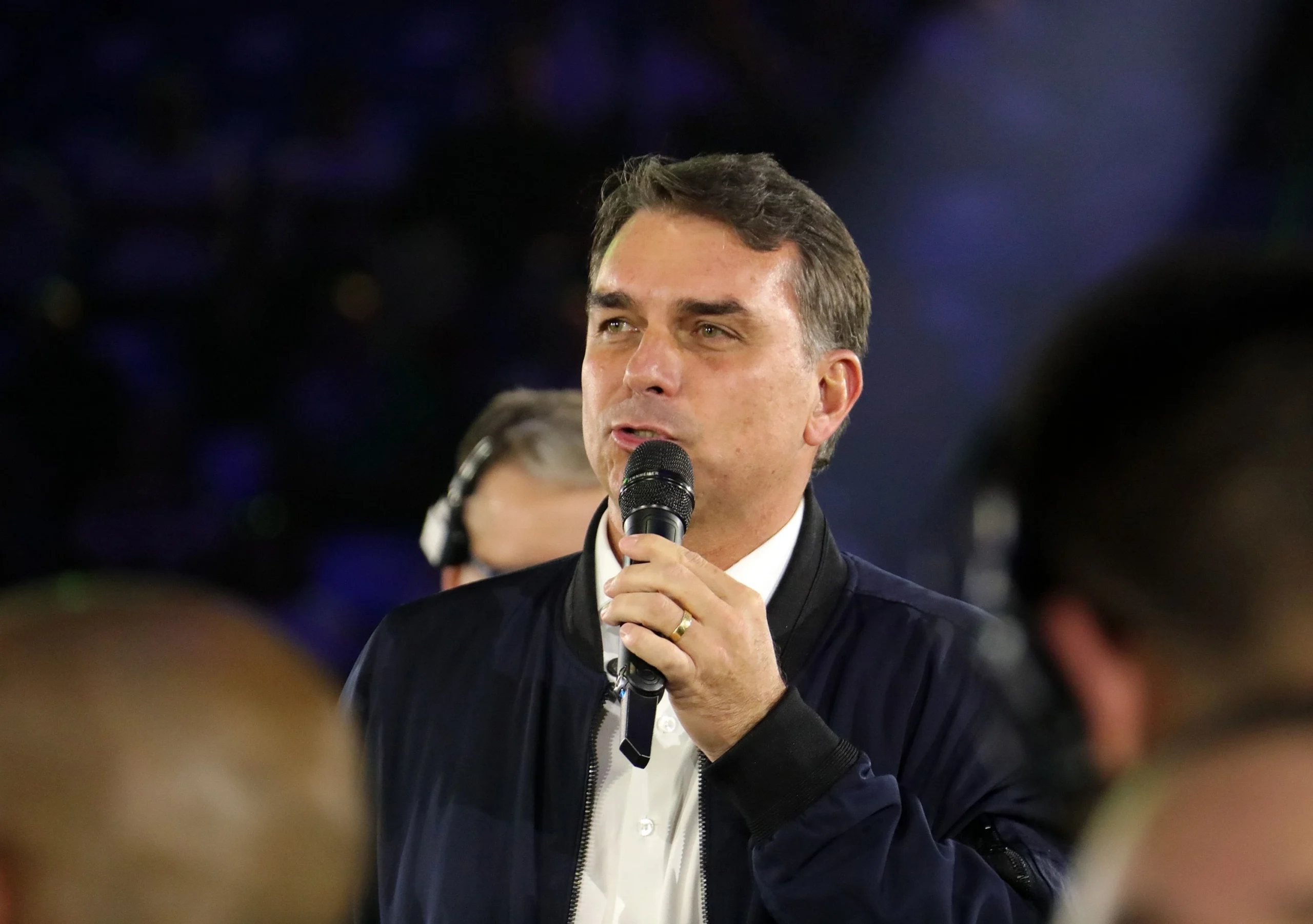 Campanha de Flávio Bolsonaro trava falas de aliados para evitar deslizes