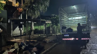 Famílias são retiradas de casa após inundação de rio em Lajeado, no RS
