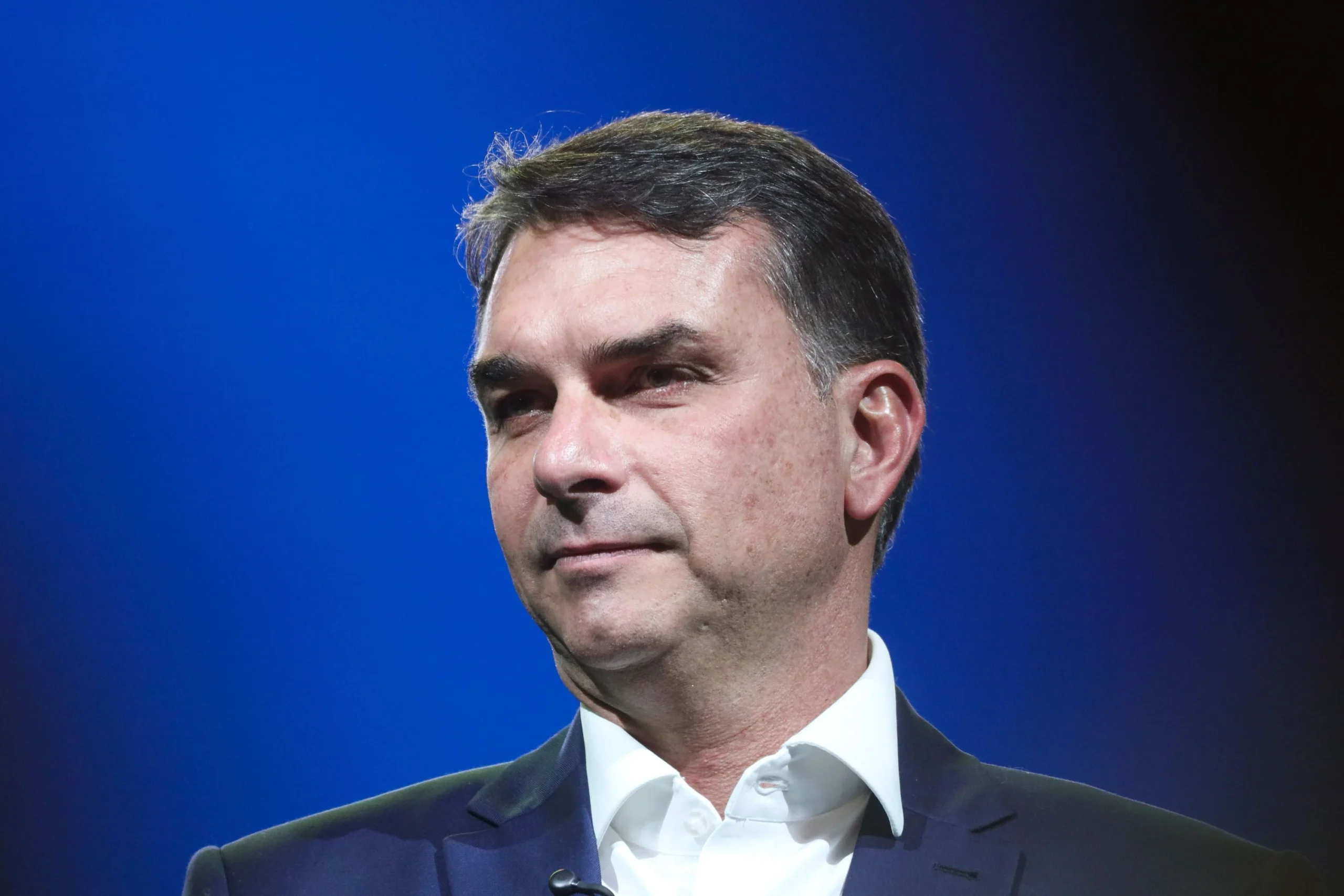 Dark Horse: PGR apontou “indícios de condutas ilícitas” de Flávio Bolsonaro