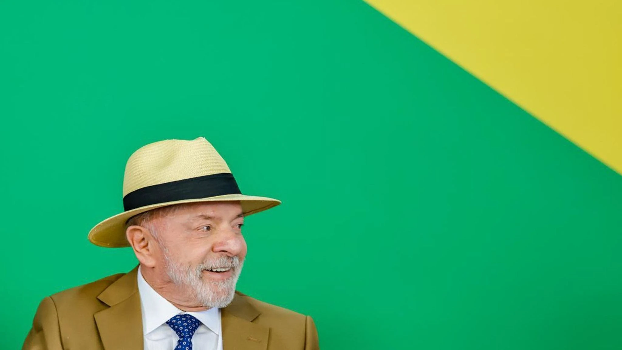 Se vocês tivessem em dúvida entre mim e um gênio, mas não é isso, diz Lula