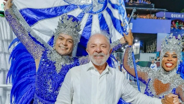 TSE aceita abrir ação contra Lula por desfile no carnaval do Rio de Janeiro