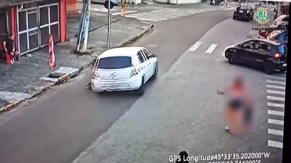 Vídeo: Jovem é arrastada por motorista de app após tentar recuperar R$ 100