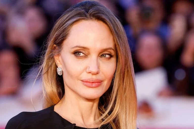 Angelina Jolie vende mansão em Hollywood por R$ 128 milhões, diz site