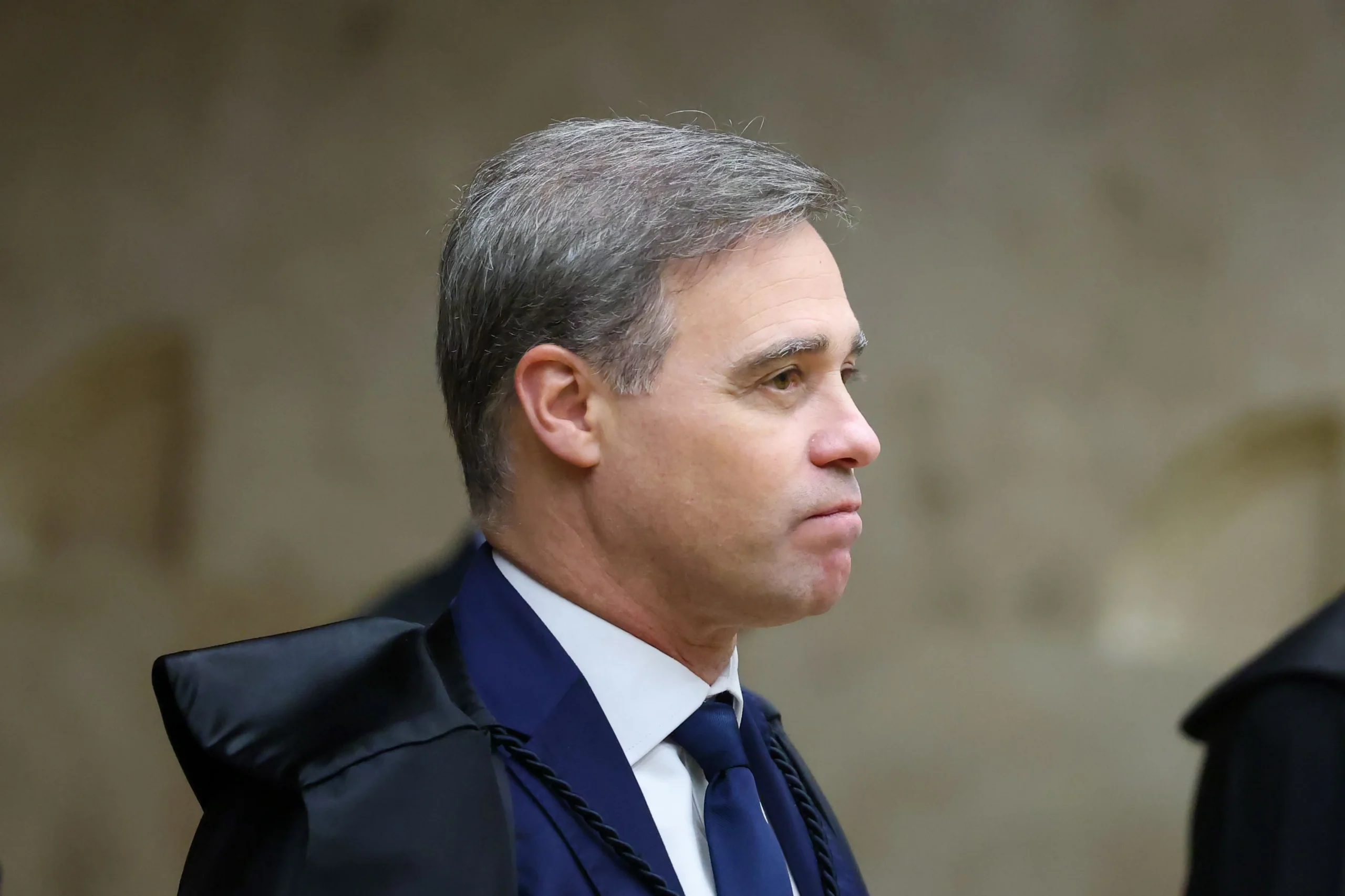 Mendonça diz que dados de celular de Vorcaro estão lacrados e intocados