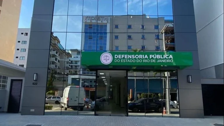 Defensoria Pública demite estagiário por gravar conteúdo adulto no trabalho