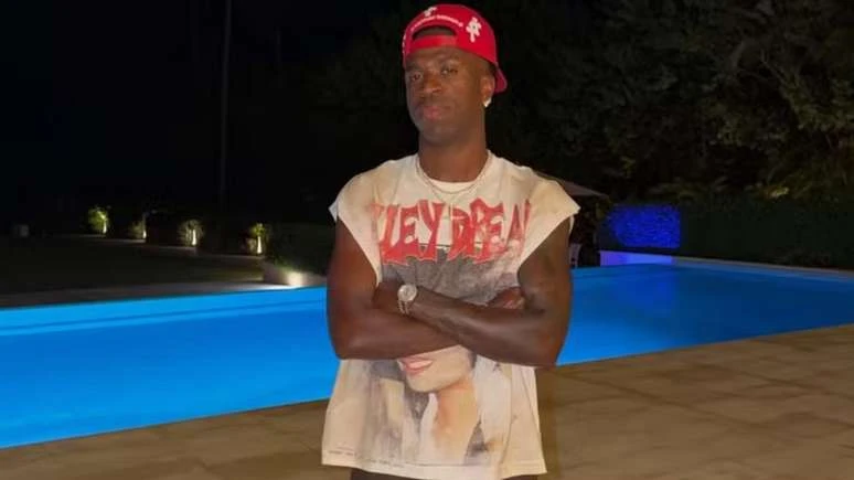 Vini Jr. solta o verbo após ser alvo de críticas: 'Não me ajudam'