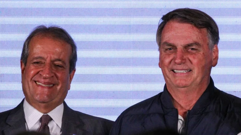 Após fuga e carta de Flávio, Valdemar deve se reunir hoje com Bolsonaro