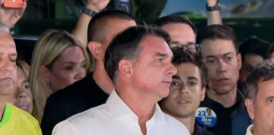 Sumiço de Flávio incomoda aliados, que cobram respostas