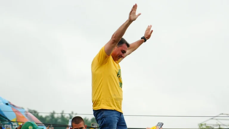 Flávio partipa hoje de manifestações em Vitória (ES) e Salvador (BA)