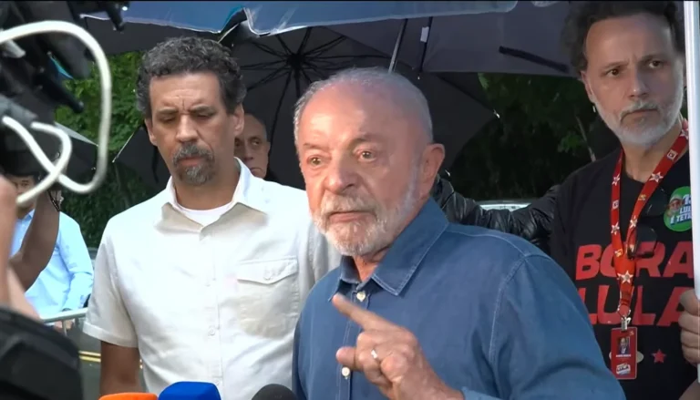 Lula pede prorrogação da votação para evitar prejuízo a eleitores