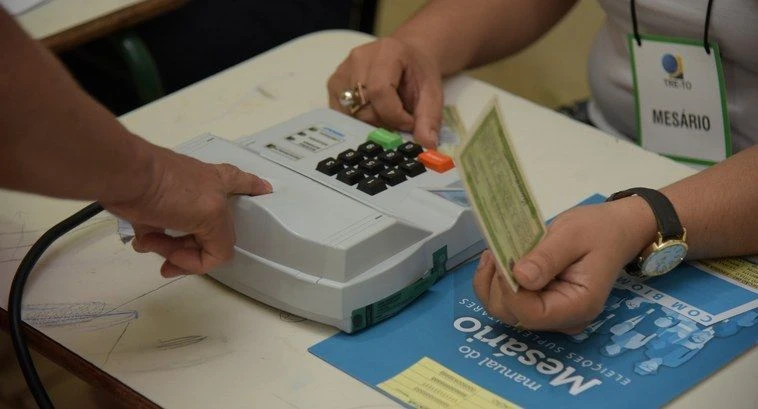 Quem trabalha no dia da eleição tem direito a folga? Veja o que diz a lei