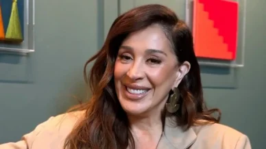 Claudia Raia relembra vício em cigarro e revela motivo de ter parado