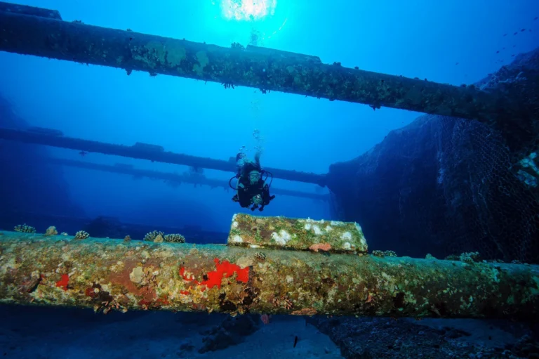 Irã ameaça destruir cabos de comunicação submarinos no Golfo