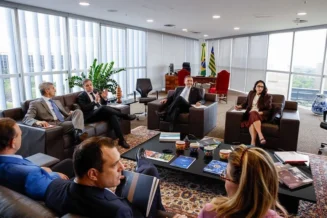 Nunes Marques reúne campanhas de Flávio e Lula para discutir 2º turno
