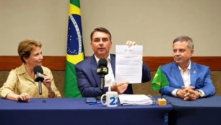 Bancada do agro declara apoio a Flávio Bolsonaro na reta final do 1º turno