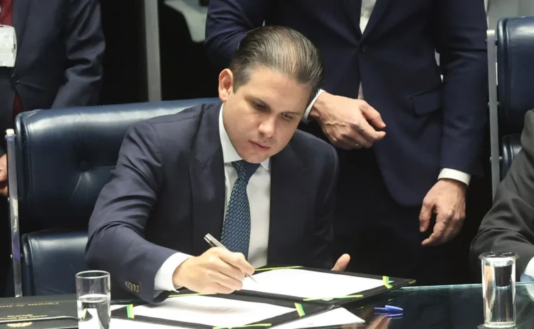 Impacto e realidade de empresas não foram ignorados, diz Hugo sobre 6×1