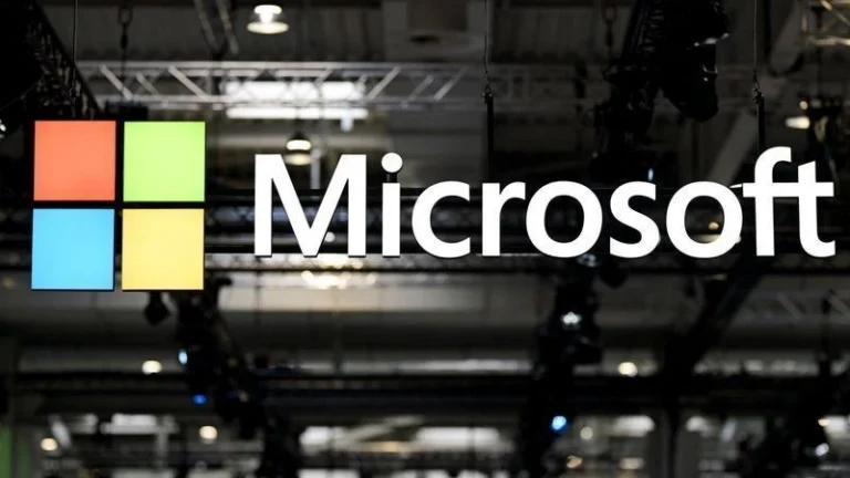 Trump suspende Microsoft de programa de green cards por suposta fraude
