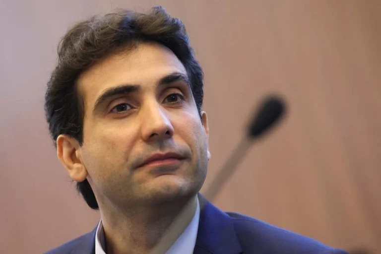 Master: Galípolo depõe à PF sobre relação de servidores do BC com Vorcaro