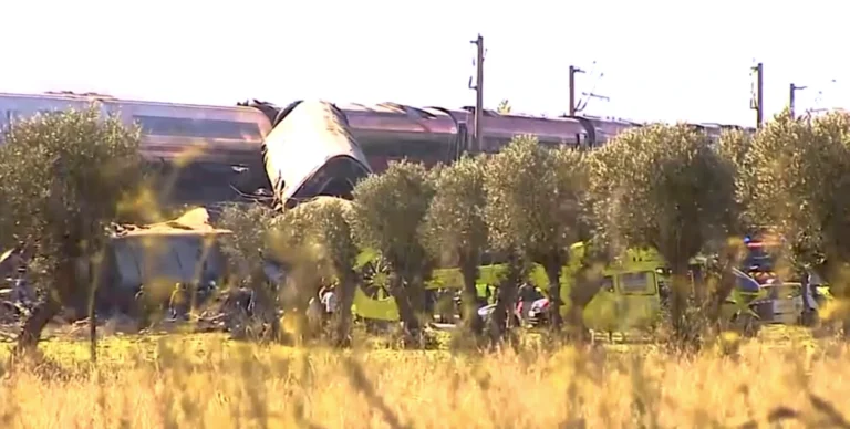 Passageiros relatam caos após acidente de trem na Espanha