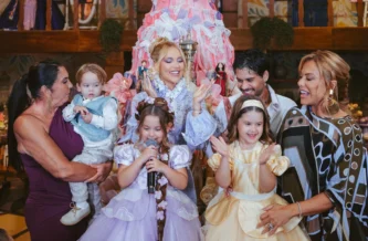 Virginia mostra detalhes de festa e parabeniza a filha: 